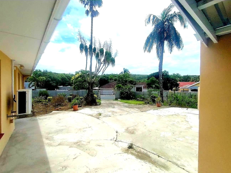 5 Bedroom Property for Sale in Beacon Bay Eastern Cape